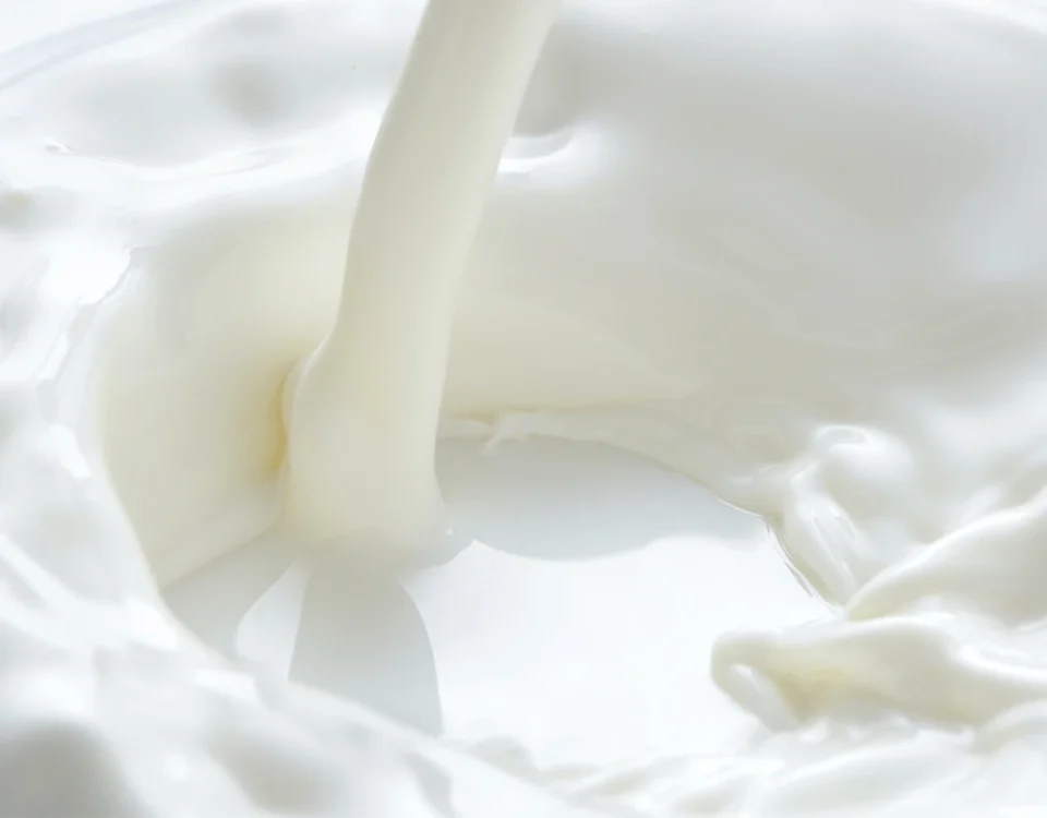 خواص پروتئین شیر برای پوست چیست؟