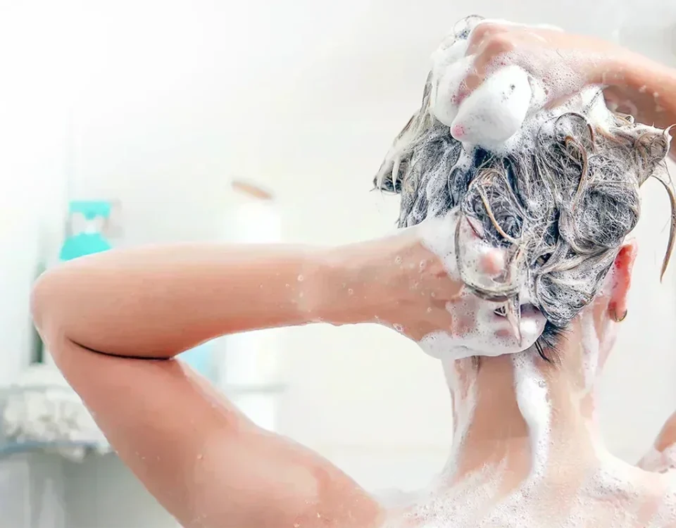 نحوه صحیح شامپو زدن مو